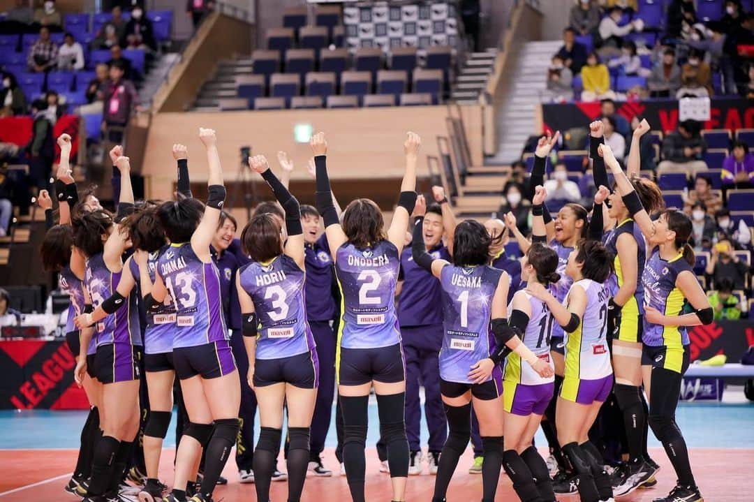 入澤まいのインスタグラム 2022年07月投稿画像「🐰🏐 . 2019/20シーズンV.LEAGUE DIVISION1 . 私たち日立リヴァーレは リーグ戦を9位という結果で終えました。 決して納得のいく結果ではありませんでしたし、 私個人としても悔しさが残りましたが これをしっかりと受け止め、 切り替えてまた頑張っていきます。 . なかなか勝てなくて 厳しい戦いが続いた中でも 信じて応援してくださった方々、 本当にありがとうございました!!! これからも日立リヴァーレの応援を よろしくお願いします🙇🏻‍♀️🐰 . いつも素敵な写真を撮ってくださり ありがとうございます🙇🏻‍♀️ 使わせて頂きました❤︎" ･ #Vリーグはバレーだよ #日立リヴァーレ🐰」'